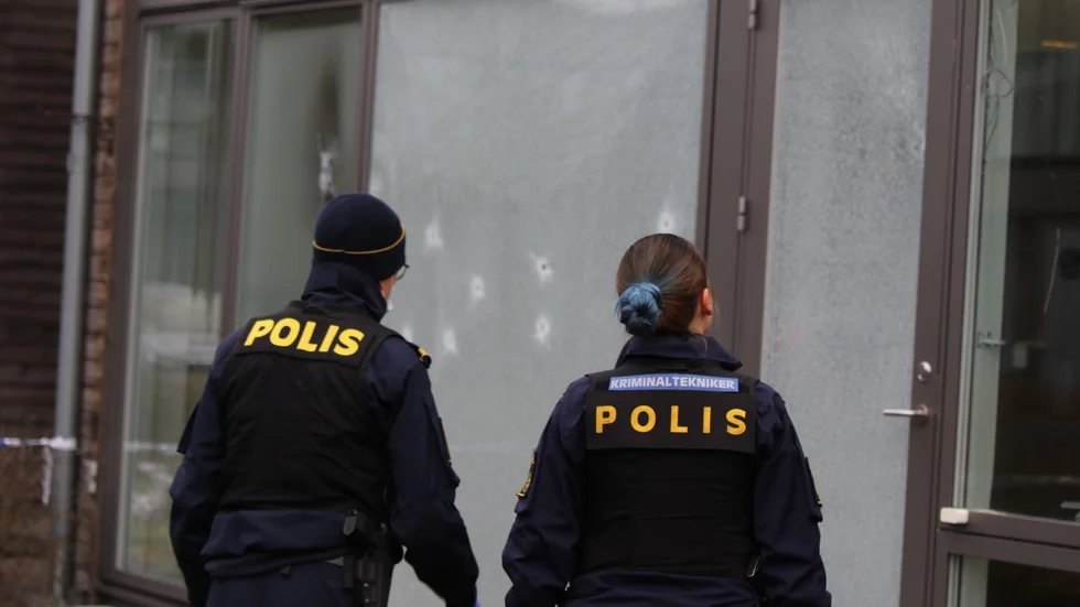 Polisens tekniker var på plats på torsdagsförmiddagen.