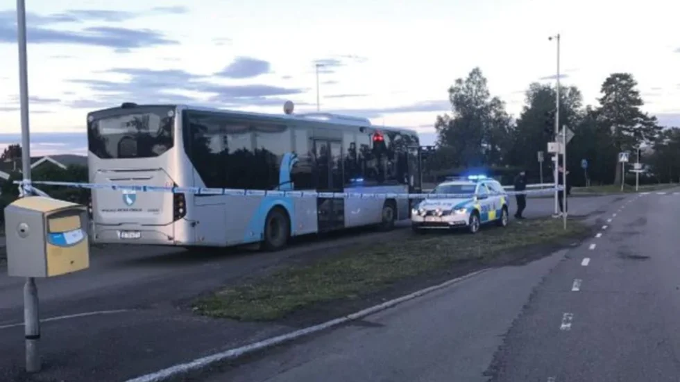 15 juli 2020 knivmördades Reza Hosseini brutalt på en buss i Kiruna – ett brott med tydliga hedersmotiv. 
