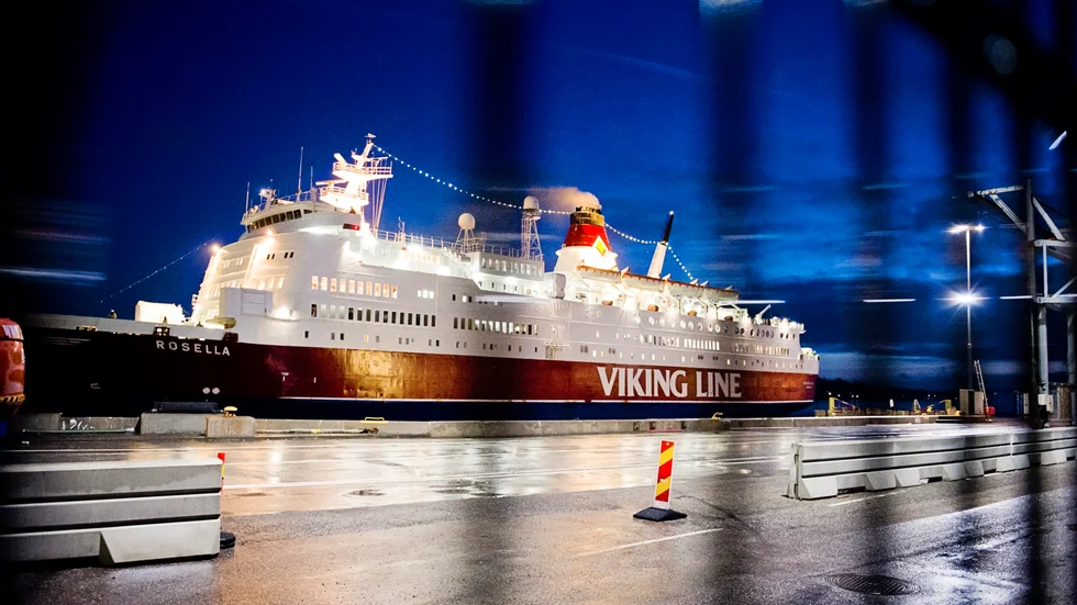 Flera olika rederier bedriver trafik till och från Åland.