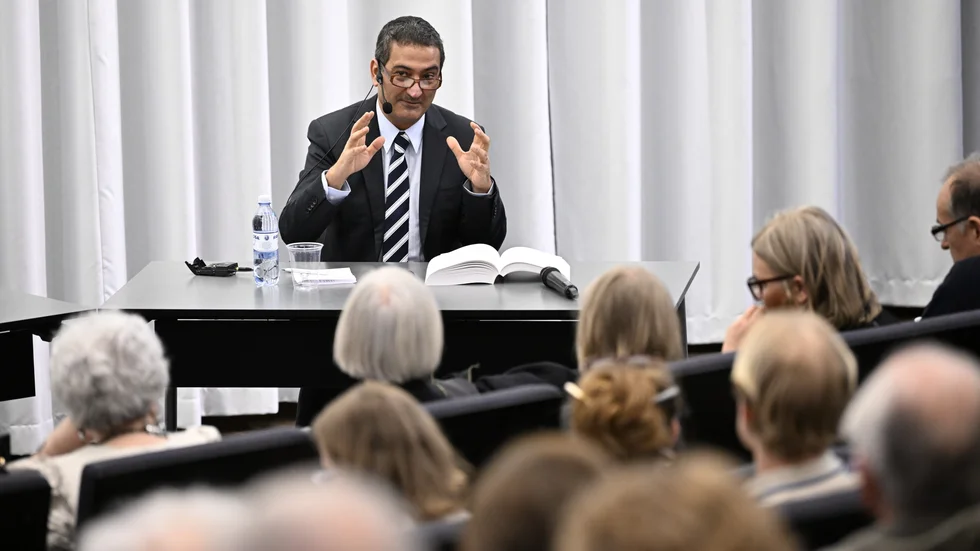 Sameh Egyptson försvarade sin avhandling inför en stor publik i Lund. Men akademin har sviktat i den fortsatta behandlingen av avhandlingen. Nu är det viktigt att rättsstaten och politiken står pall.  