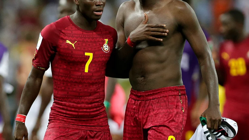 Christian Atsu (till vänster) tillsammans med Asamoah Gyan (höger) i samband med en landskamp. Arkivbild.