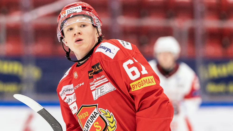Jesper Norbäck och hans Almtuna tar sig an topplaget Södertälje på bortaplan.