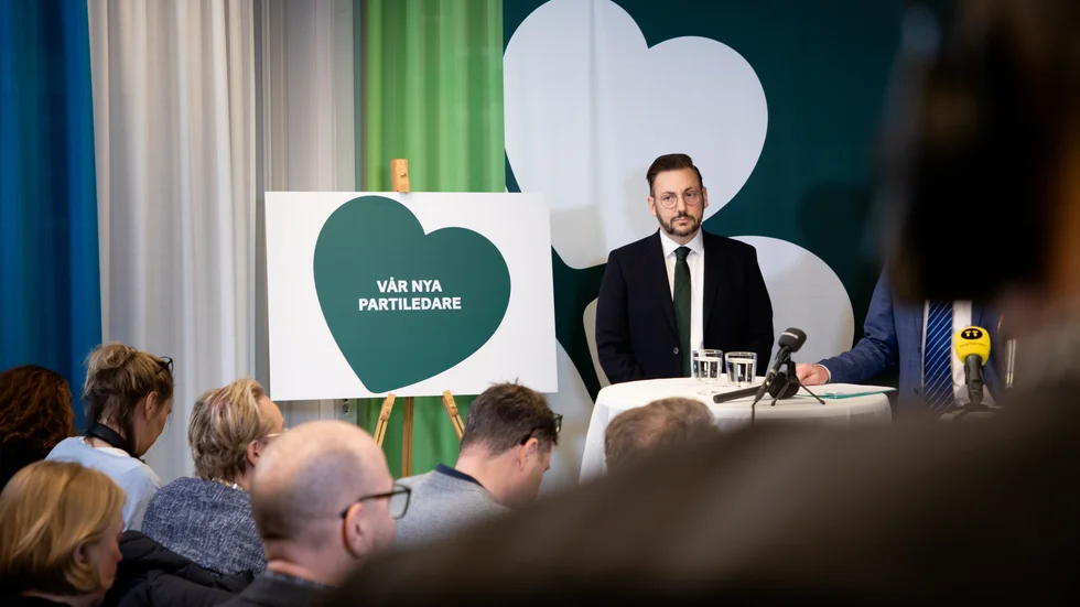 Muharrem Demirok talade vid onsdagens pressträff i Stockholm, efter att valberedningens Jan Andersson presenterat honom som sin kandidat till partiledarposten.