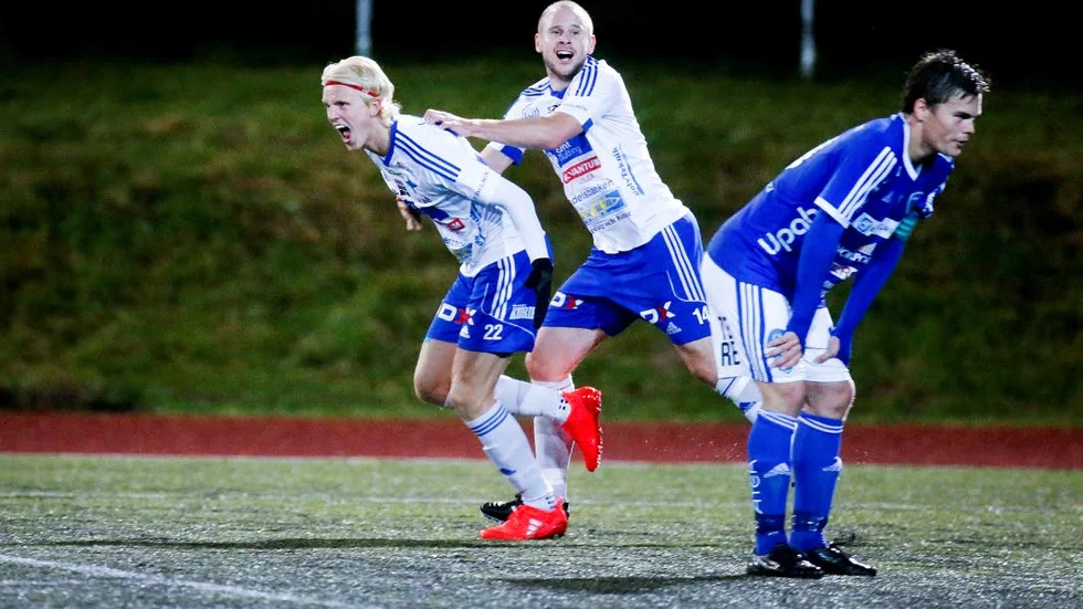 Här har Max Wårell precis avgjort derbyt mot Umeå. Nu lämnar han IFK Luleå.