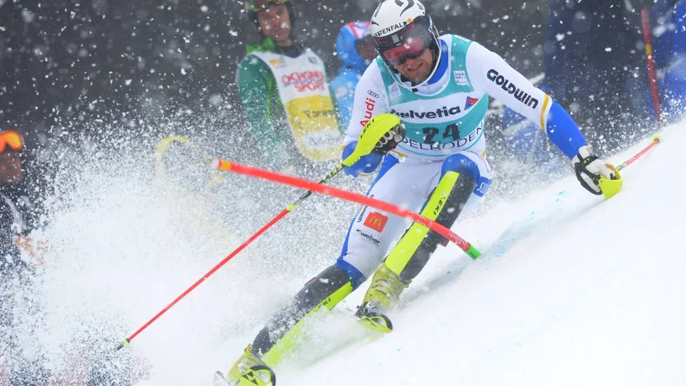 Med fart. Anton Lahdenperä fångad i Adelbodens slalom förra säsongen.