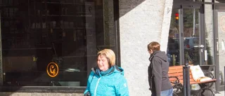 En skylt på konstverket