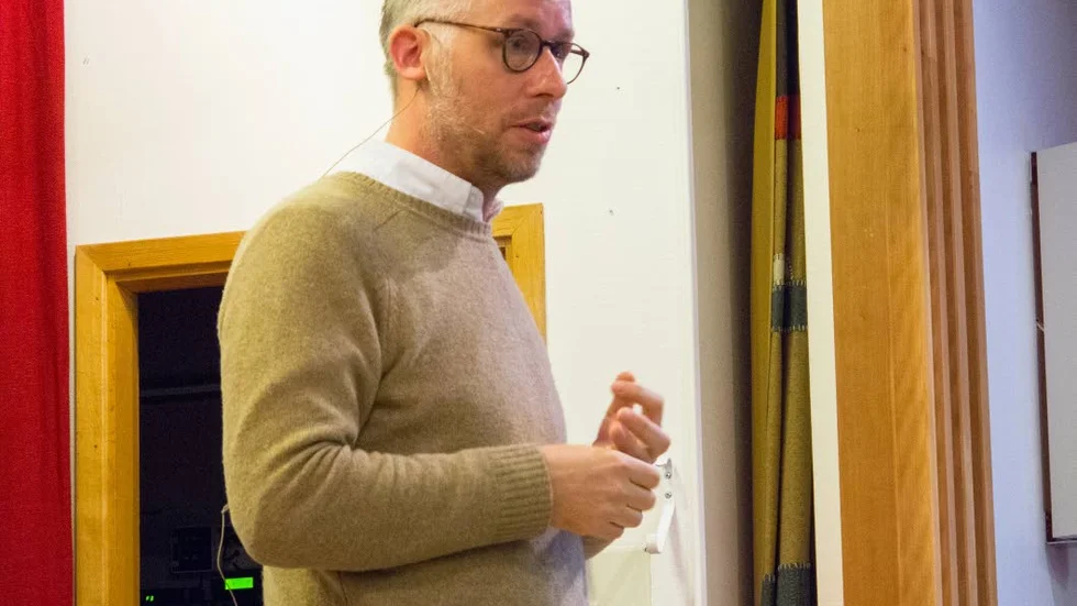 framtiden. Po Tidholm gav ingen ljus bild av Sverige utanför storstäderna.