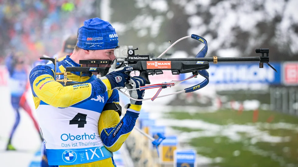 Anna Magnusson, Hanna Öberg, Martin Ponsiluoma och Sebastian Samuelsson (bilden) blev tvåa i mixedstafetten i världscupen i skidskytte i tjeckiska Nove Mesto.