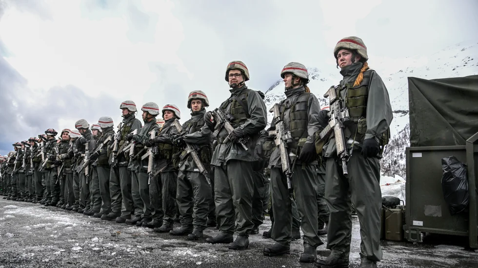 Svenska soldater i den internationella militärövningen Cold Response 2022 utanför Narvik i nordnorge. Cold Response är en norskledd vinterövning där Nato- och partnerländer deltar.