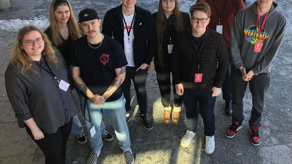 Det här gänget ingår styrelsen för SSU-distriktet i Norrbotten under det kommande verksamhetsåret. Fr v Lina Kröger, Erika Frank, Oskar Nilsson, Samuel Pettersson, Ella Vikström, Jesper Persson, Adam Akaev samt Petter Eriksson. På bilden saknas några av de nyvalda ledamöterna och ersättarna i styrelsen.