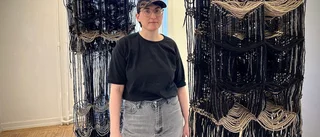 Textilutställning och performance i Enköpings konsthall