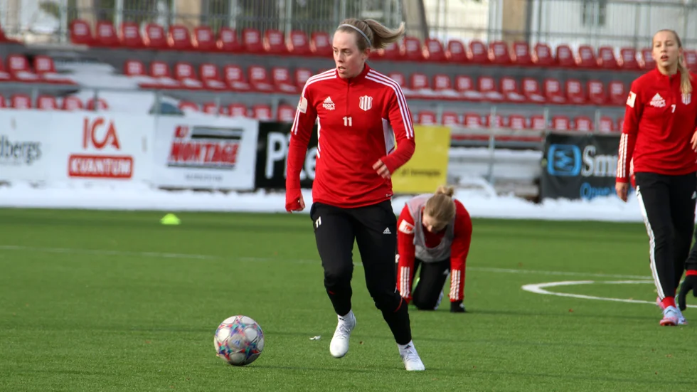 Cecilia Edlund kan bli ensam lagkapten i PIF-dam framåt hösten. Åtminstone på själva spelplaen. 