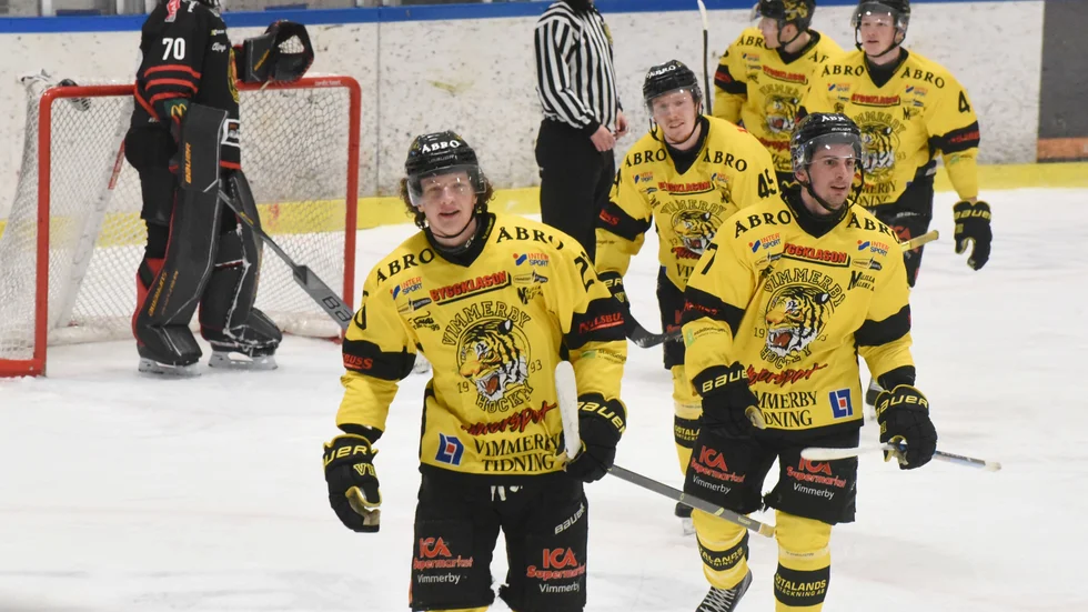 Adam Bäckstrand gjorde både mål och assist när VH vann med 5-3 mot Dalen.