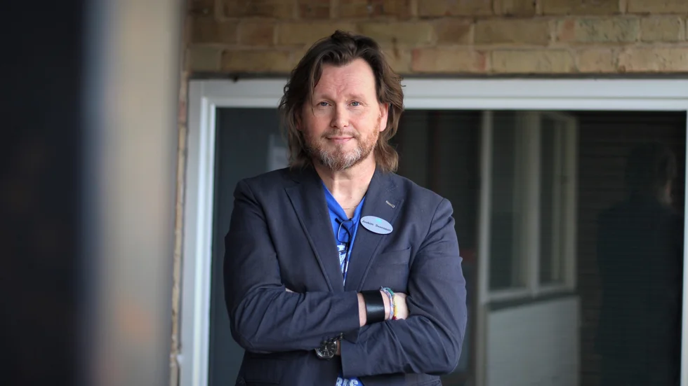 Joakim Svensson, lärare samt skyddsombud på Skolgårda skola, menar att dialogen med politiker och tjänstemän har varit bristfällig efter de utökade dokumentationskraven. Nu har han skickat in en anmälan till Skolinspektionen och JO.