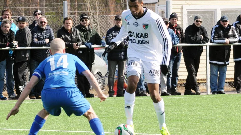 Matchvinnare. Kraig Rochester avgjorde för GMFF genom att nicka in segermålet.