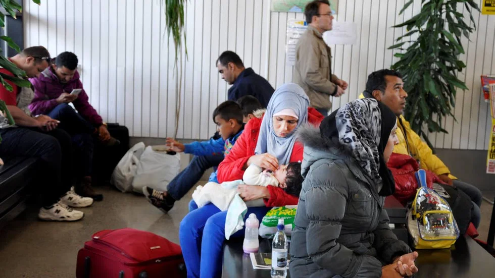 HUNDRATALS. På fredag skärps gränskontrollen till Finland och nu skyndar hundratals flyktingar främst från Irak över till Finland.
