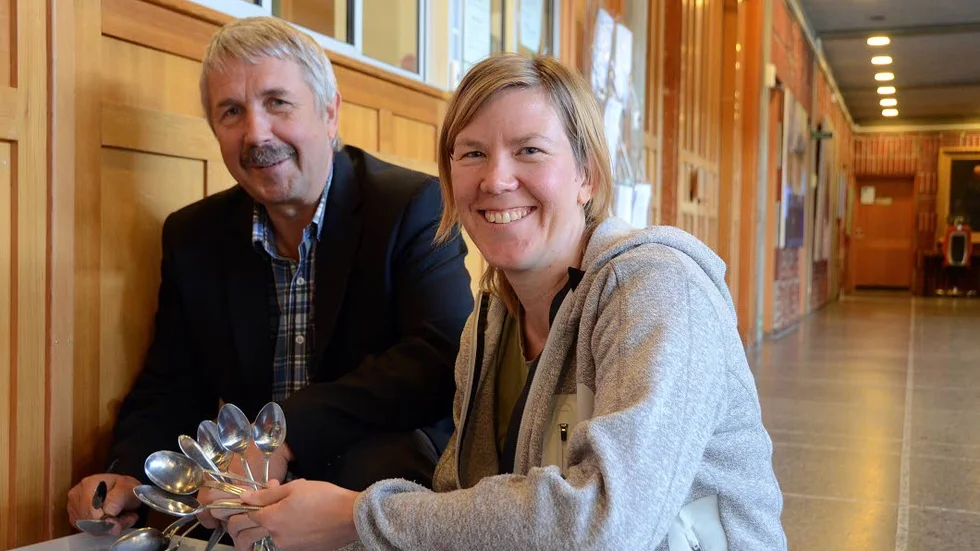 EFTERLYSNING. Lennart Lantto och Maria Jokitalo hoppas att Kirunaborna ska gå man och kvinna ur huse för att lämna in skedar.