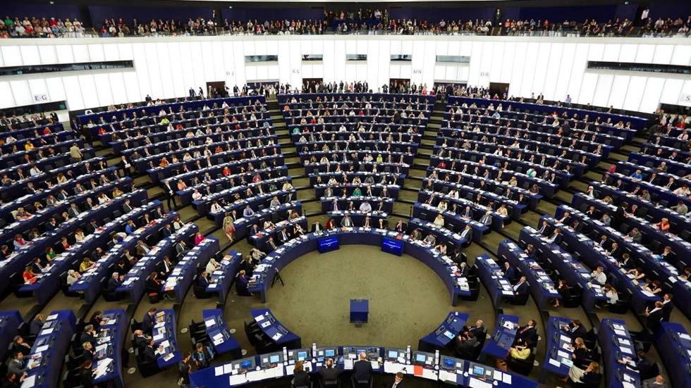 I torsdags avslutades den sista ronden omröstningar för det nuvarande Europaparlament. Snart börjar kampanjandet inför EU-valet den 26 maj.↔