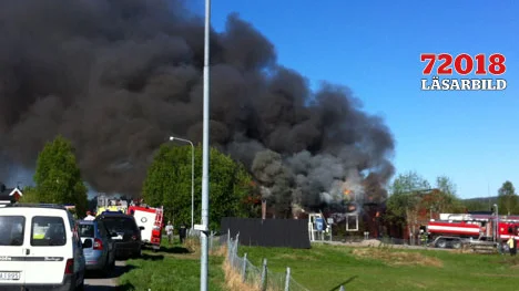 Strax efter klockan 07 rasade den andra branden i centrala Övertorneå.