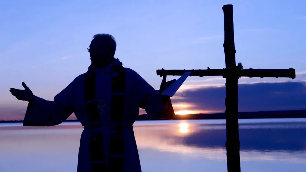Gudars skymning. Nyhetskrönikören har tröttnat på religiösa fanatiker. "När tron på högre makter övergår till bisarra moraluppfattningar är det inte kul längre", skriver Nils Johansson.