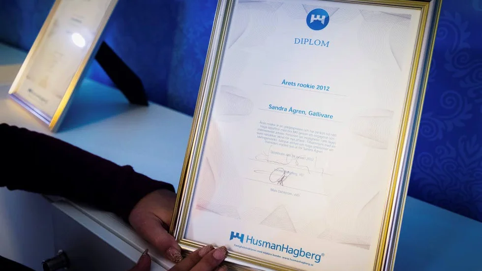ÅRETS ROOKIE. Redan ett år efter hon började som mäklare på Gällivarekontoret blev hon utsedd till årets rookie i företagets interna ranking, året efter det blev hon 3:a i kedjans säljlista.