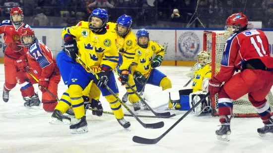 Svimmade av. Det var i mot Ryssland som U17-landslagsmannen och Luleå Hockey-talangen Alfon malmström svimmade av.