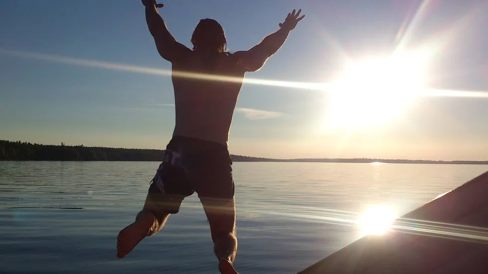 VÄRME. Norrbotten drabbas av en "värmeböljande under den kommande veckan. Plusgrader vid kusten exempelvis och kanske läge för ett dopp utomhus...