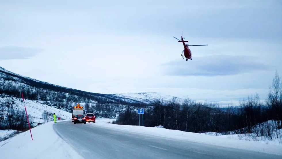 Inspelning. Innan Börje Salming klev in i produktionen filmades en bilscen med helikopter. ?Foto: Aron Engman