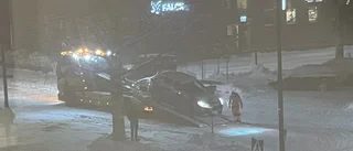 I afton: Trafikolycka på Kanalgatan – skadad personbil bärgades från platsen