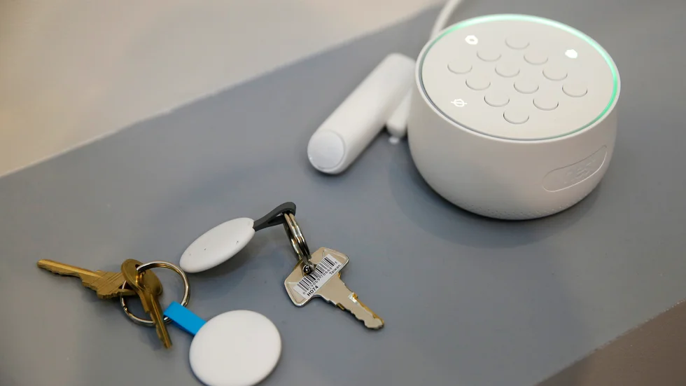 Ett smart larmsystem. Nästan hälften av svenska hushåll har smarta enheter i hemmet och många av dem riskerar att hackas, enligt Stöldskyddsföreningen. Arkivbild.
