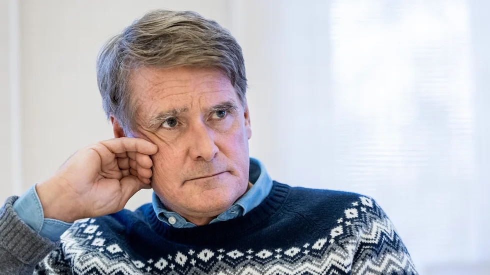 Christer Gardell tror inflationskrisen ger en kort men tuff recession i Sverige. Stopp för räntehöjningar, ett stort elprisstöd till både företag och hushåll finns på önskelistan. Men han vill gärna också se att kronan byts ut mot euron.