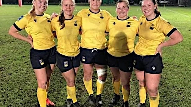 Minette Hammarberg, Emma Ytterbom, Linn Olforser, Sara Lennvall och Elin Sterner var spelare från Enköpings RK i landskampen mot Portugal som Sverige vann med 7-5.