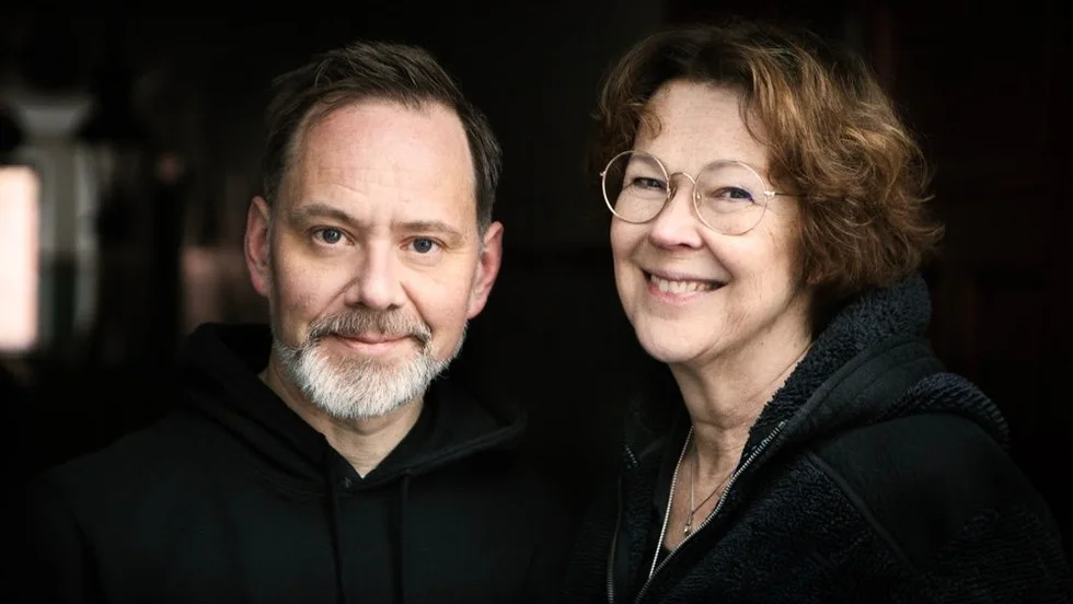 Författarna Mats Jonsson och Tove Alsterdal startar Ådalens litteraturfestival, mitt i Ångermanälven. 
