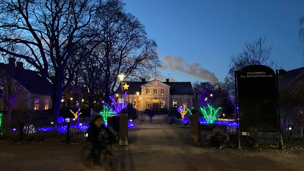 Rothoffsparken pryds av en massiv julbelysning.