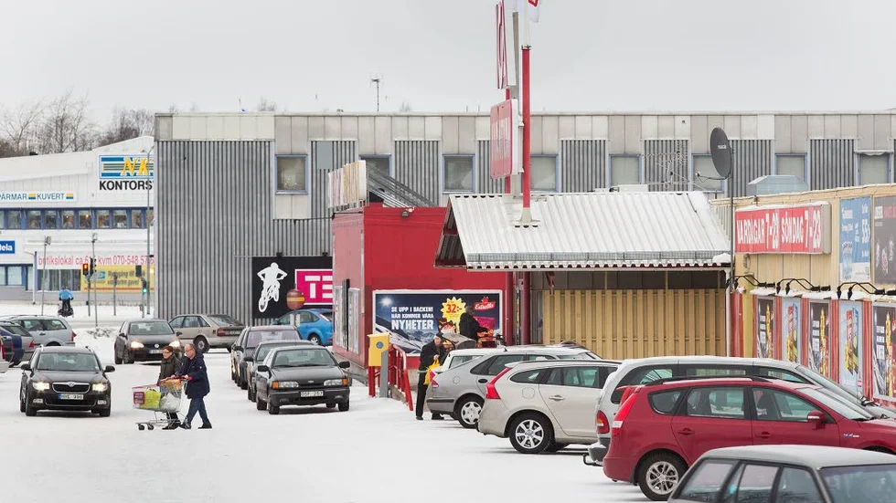 Mataffären ska flytta och på stan går snacket att Kvantumtomten vore en idealisk placering för Luleås nya fotbollsarena.