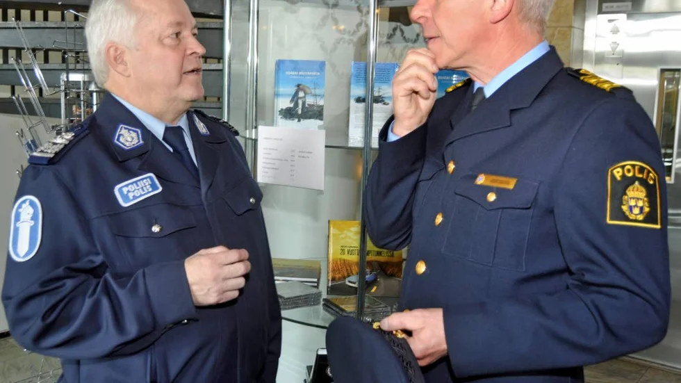 FUNDERSAM. Polischefen för finska Lappland Marti Kallio, tv, och länspolismästaren i Norrbotten Håkan Karlsson kommer att ha en hel del att prata om inna projektet är i hamn.
