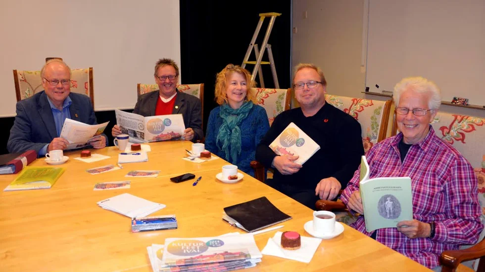 KULTURFESTIVAL. Jubileumstemat för Gällivare kulturfestival är Centralskolan 100 år och Laponia invigning. 88 programpunkter i stad och på land. Lars Israelsson, kultursekreterare, Urban Isaksson, kultursekreterare, Anneli Nilsson, kulturassistent, Jerker Johansson, verksamhetschef och Laila Freij, författare till boken Arbetsstugubarn.