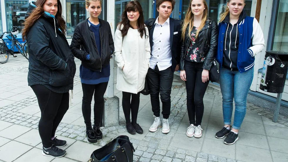 Flitiga frågeställare. Från vänster: Linnea Ögren, Anna-Karin Nilsson, Lovisa Lekfalk, Filip Öhman, Irmelin Berggren-Norén och Louise Isaksson