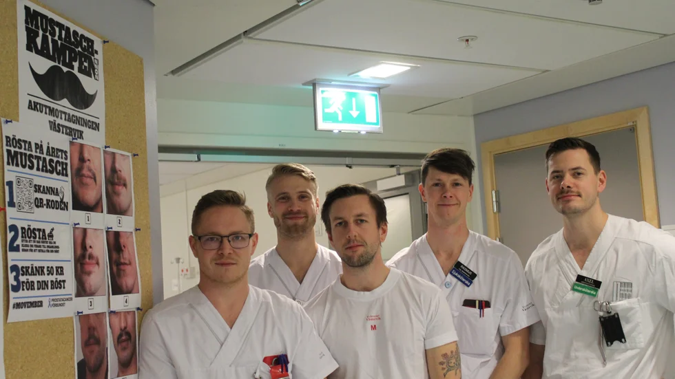 Några av mustascherna har redan åkt av. Från vänster Victor Sjöstrand, Linus Steinholtz, Daniel Holmstedt, Rasmus Eksell och Axel Kullander. Vill ni se mustascherna och rösta? Gå in på https://insamling.prostatacancerforbundet.se/ och sök på Västervik.