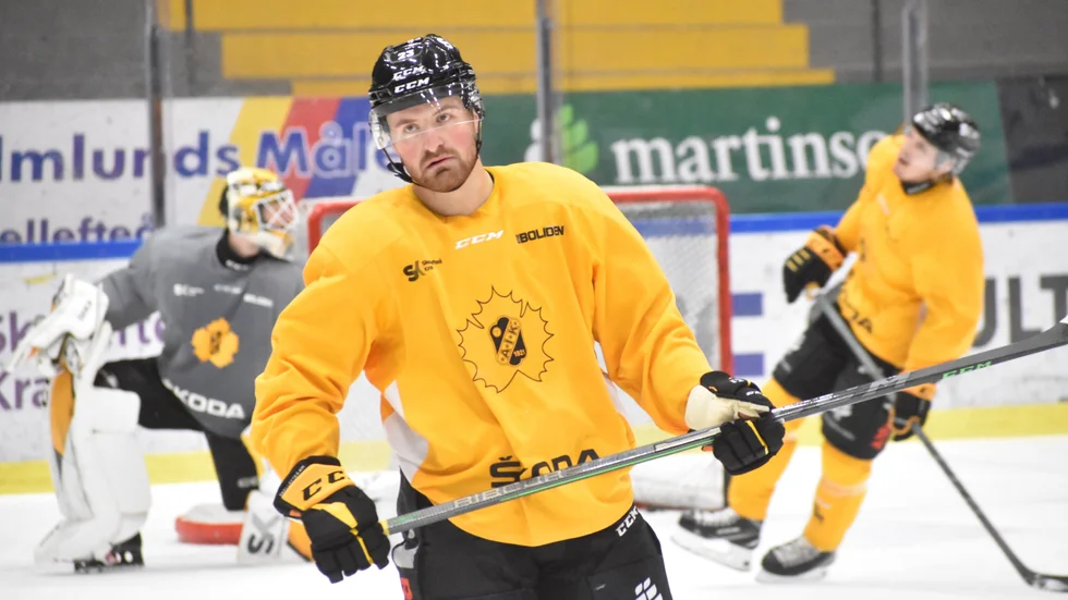 Efter ett drygt år är Adam Mascherin tillbaka i full träning och beräknas göra comeback den 26 december. 