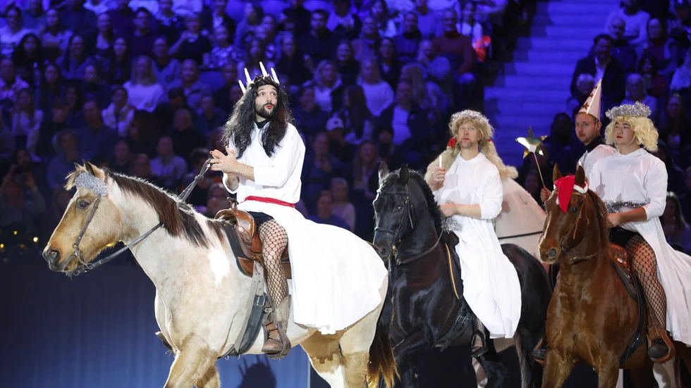 Ett Luciatåg till häst under Sweden International Horse Show på Friends Arena i Solna som SD-politiker inte lyckades stoppa.
