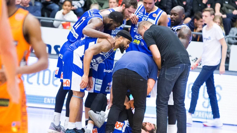 Daniel Alexander kommer att missa resten av basketsäsongen på grund av skadan han fick mot Norrköping.