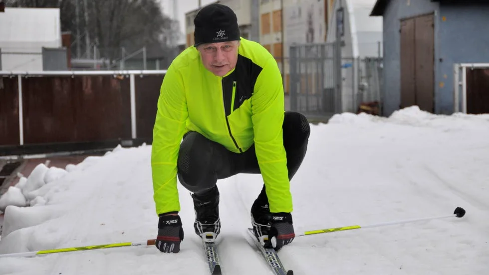 Redo för fler varv. Pierre Sonehag var snabb att ta fram skidorna när han såg att det finns spår på Studenternas.