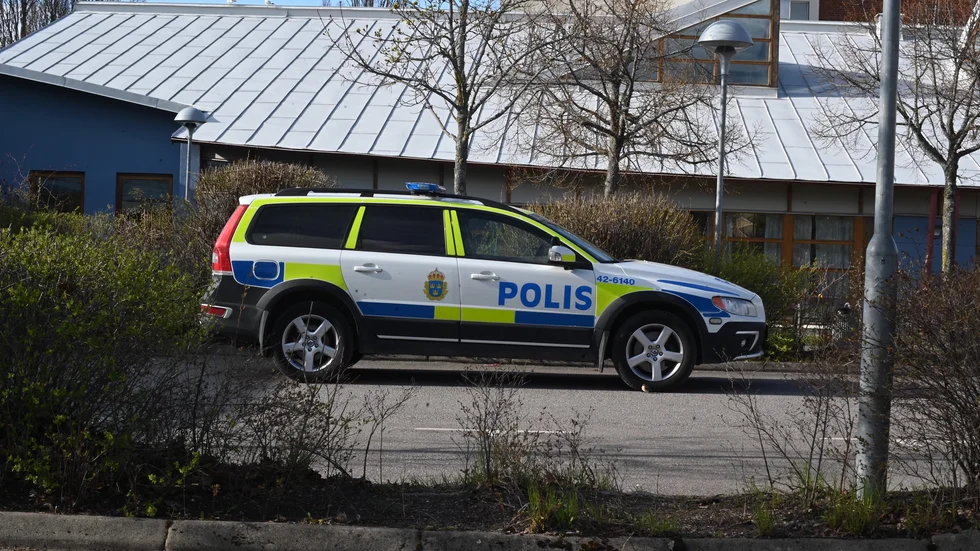 Polisen har gripit en kvinna i 35-årsåldern för ett inbrott i bostad under helgen.