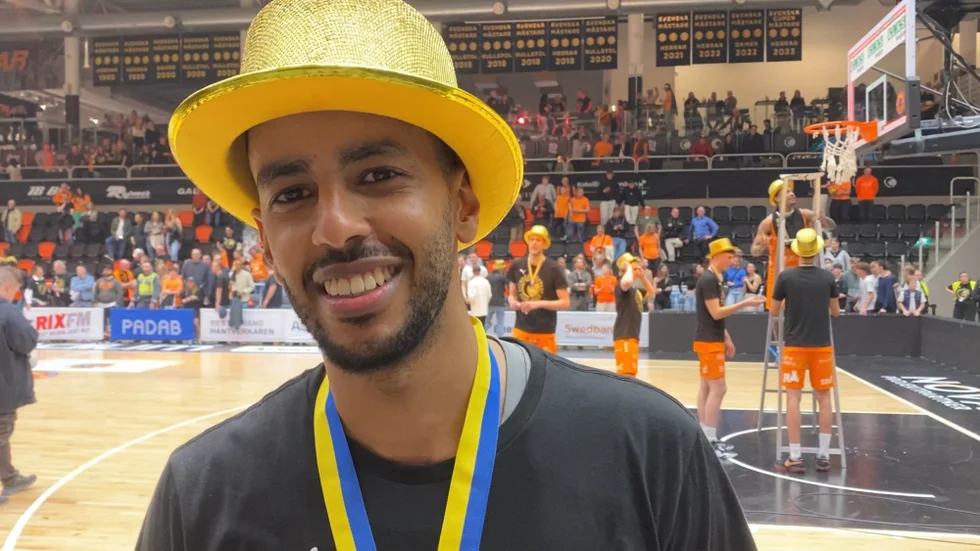 Nathan Dawit efter SM-guldet.