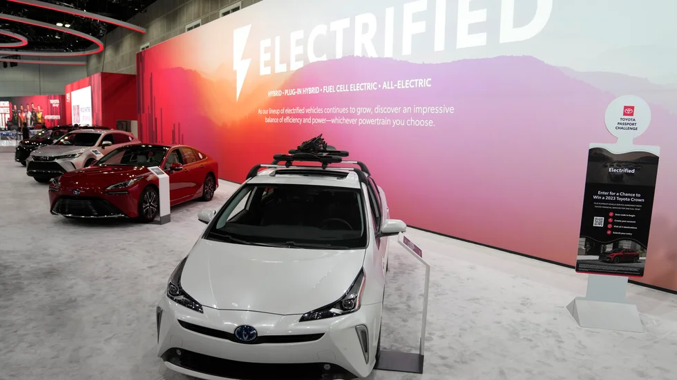 Toyotamodeller visas upp vid bilmässan i Los Angeles förra året. Arkivbild.