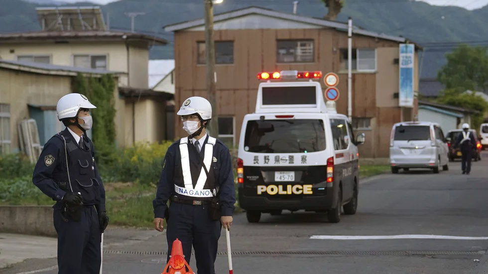 Poliser har spärrat av runt en byggnad i Nakano, Japan. Flera personer har blivit dödade i ett våldsdåd. Arkivbild.