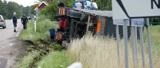 Lastbil körde av vägen