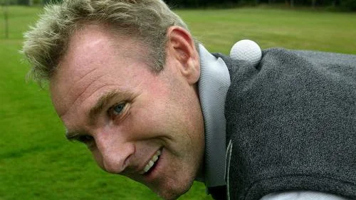 Förr var det allvar, nu är golfen en lek för Krister Kinell. Men som 50-åring ska han smaka på proffslivet igen. Mest för skojs skull.