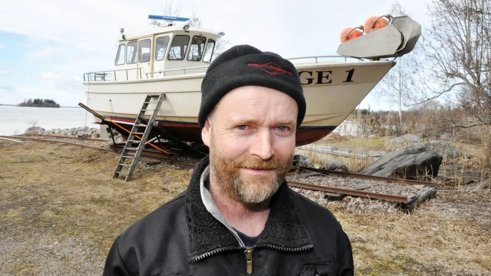 För Lars-Ivan Hållstrand i Skärplinge är ersättningen och de förebyggande redskapen inte en tillräcklig lösning på sälproblemet.